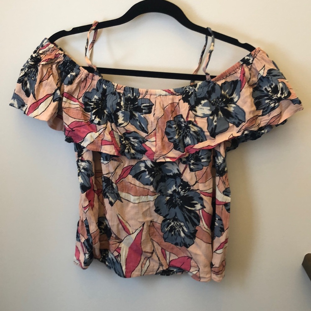Women’s Billabong Floral Print Top - Excellent used condition - Size large